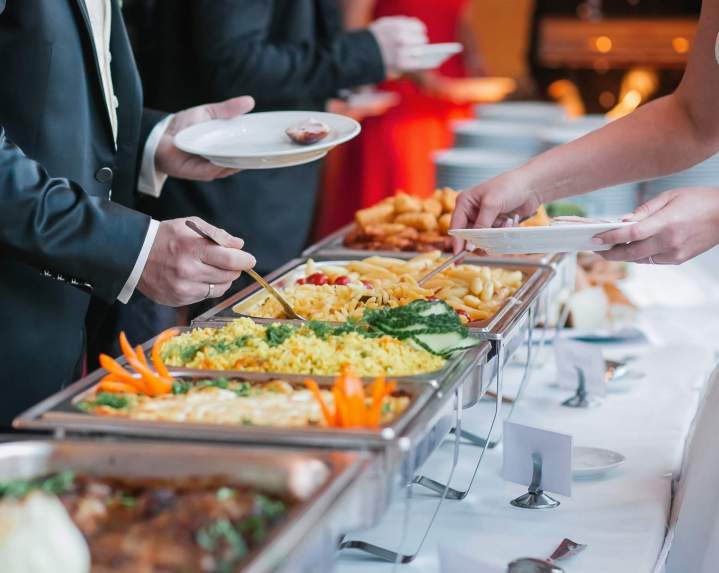 Buffets champêtres, gourmands ou prestige, servis avec élégance